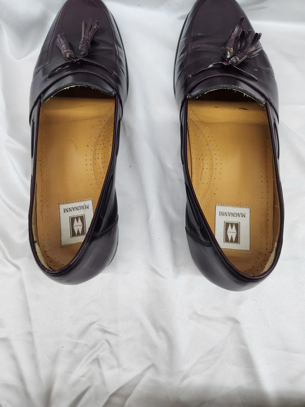 Magnanni polished leather